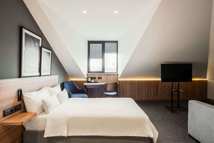 Room 42 of 92