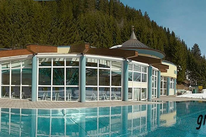 Pool 6 of 10