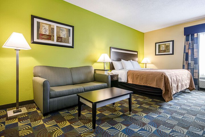 1 King Bed (14 of 14)