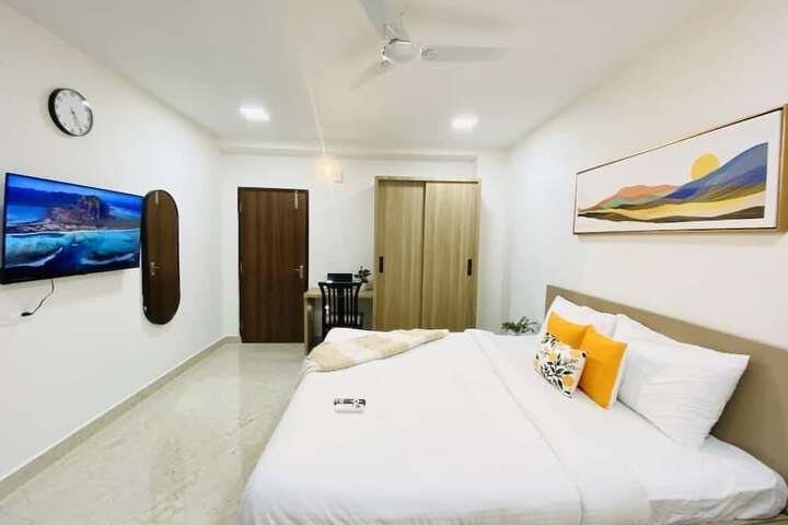 Room 2 of 5