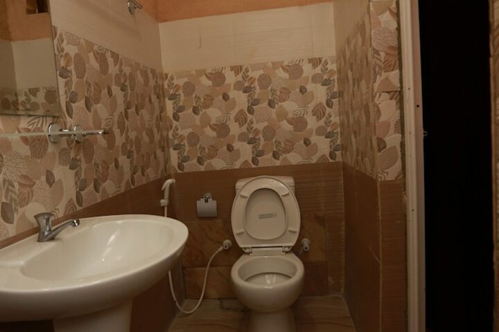 Room 30 of 46