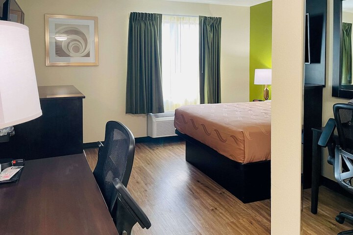 Room 28 of 72