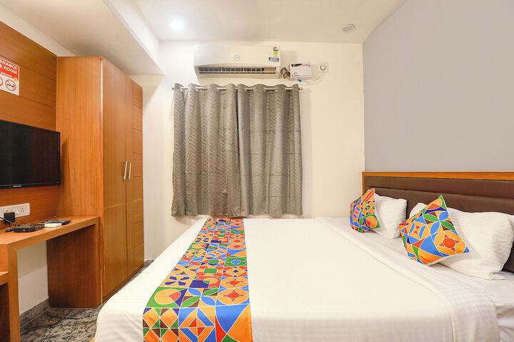 Room 9 of 28
