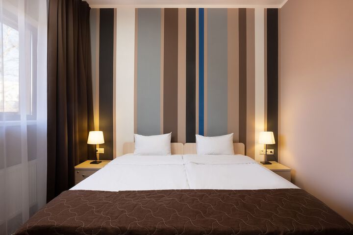 Room 5 of 36