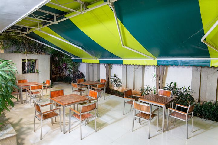 Dining 82 of 99