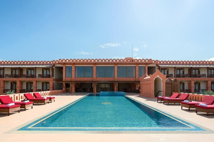 Pool 19 of 28