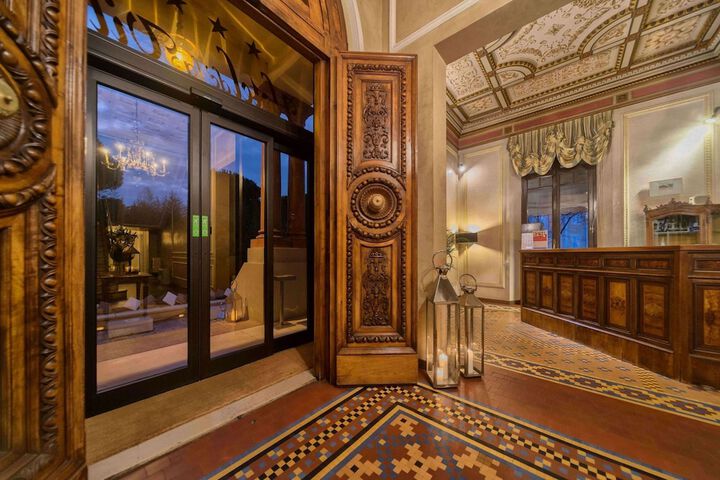 Hotel Lobby