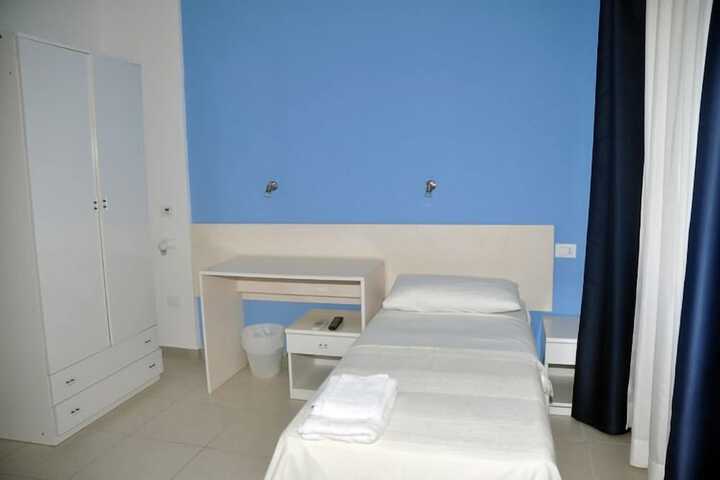 Room 48 of 62