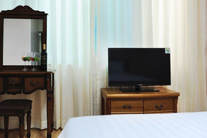 Room 50 of 80