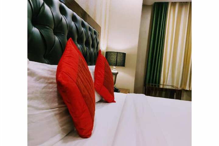 Room 15 of 52