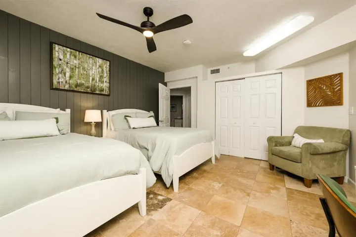 Room 4 of 15