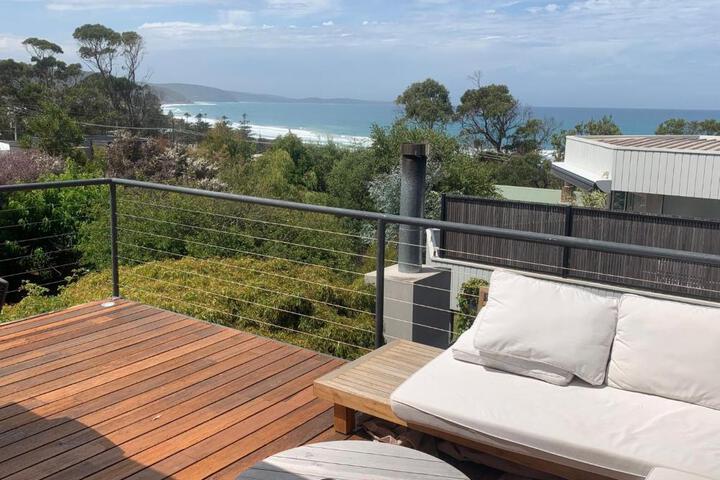 Fern Ocean Views Middle of Town WiFi and Pet Friendly