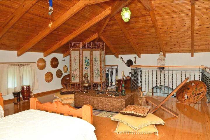 Room 4 of 28