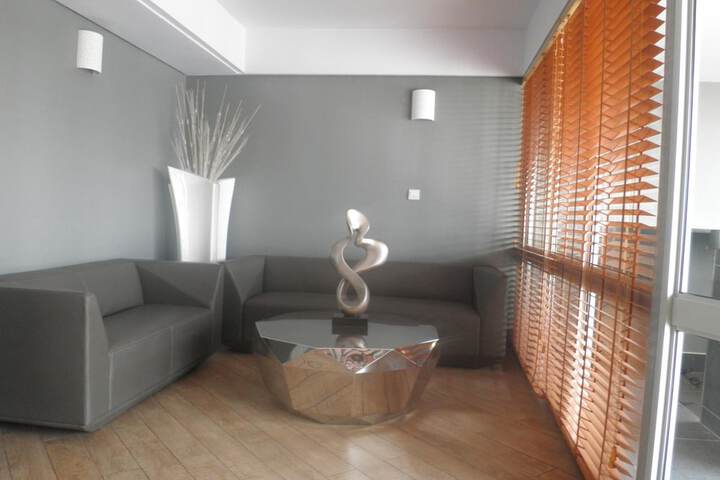 Room 16 of 50