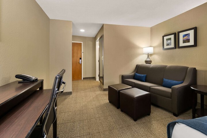 2 Queen Beds Suite (10 of 11)