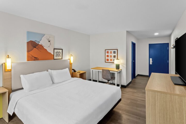 Room 8 of 30
