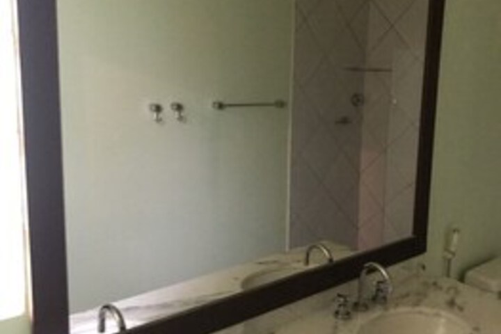 Room 4 of 65