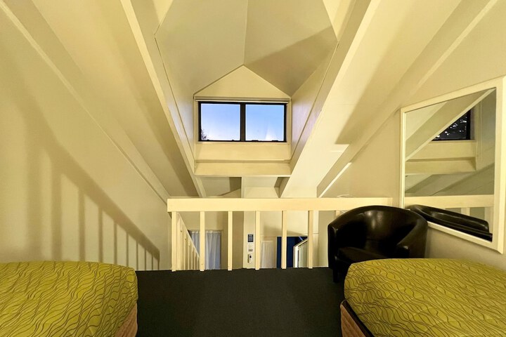 Room 48 of 68