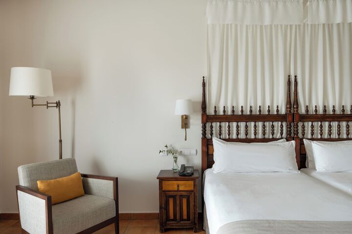 Room 10 of 50