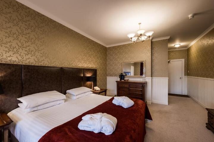 Room 6 of 47