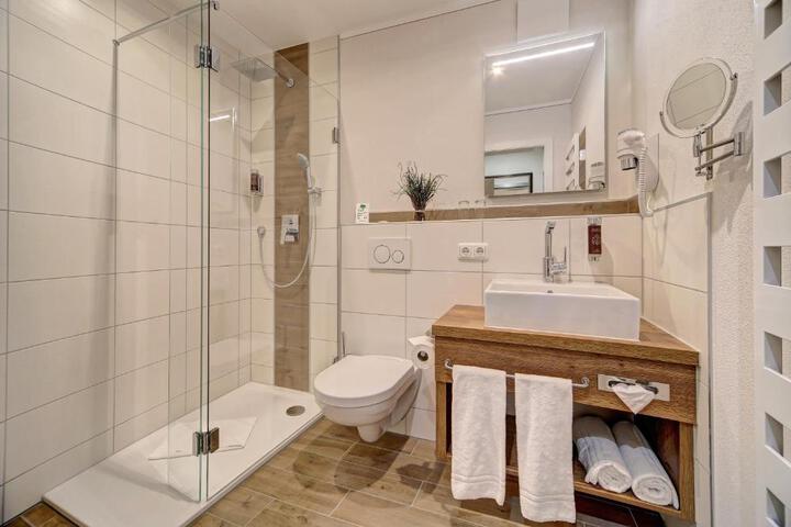 General 10 of 33