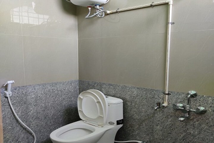 Room 9 of 11