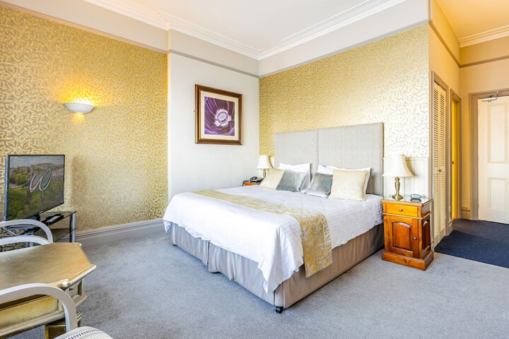 Room 10 of 56