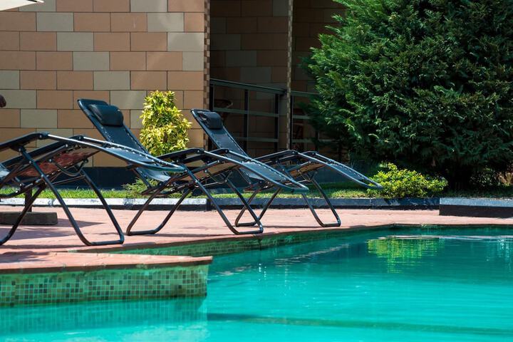 Hotel Pool