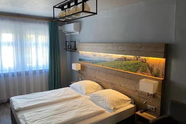 Room 16 of 35
