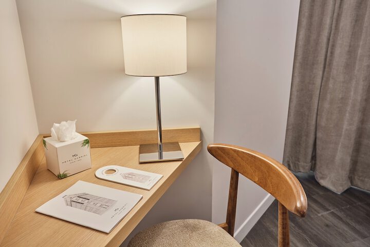 Room 11 of 28