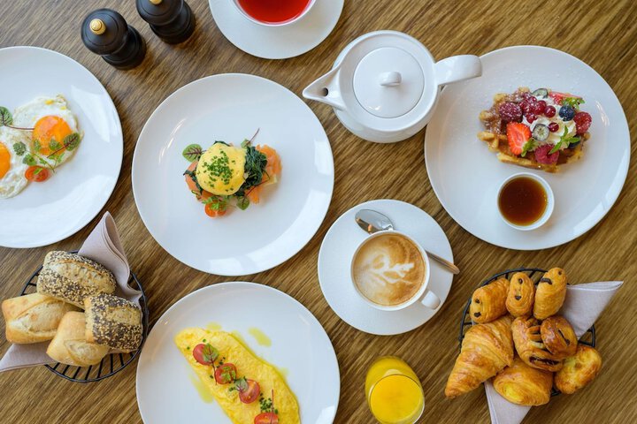 Breakfast/Coffee Service 48 of 135