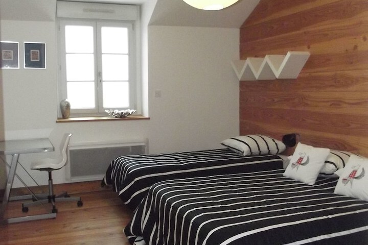 Room 4 of 52
