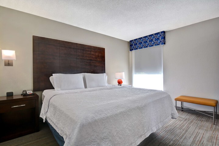 Room 12 of 60