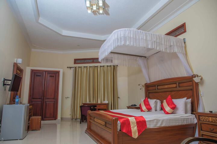 Room 5 of 23