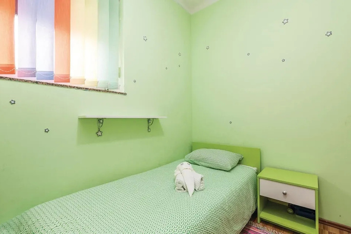 Room 3 of 25