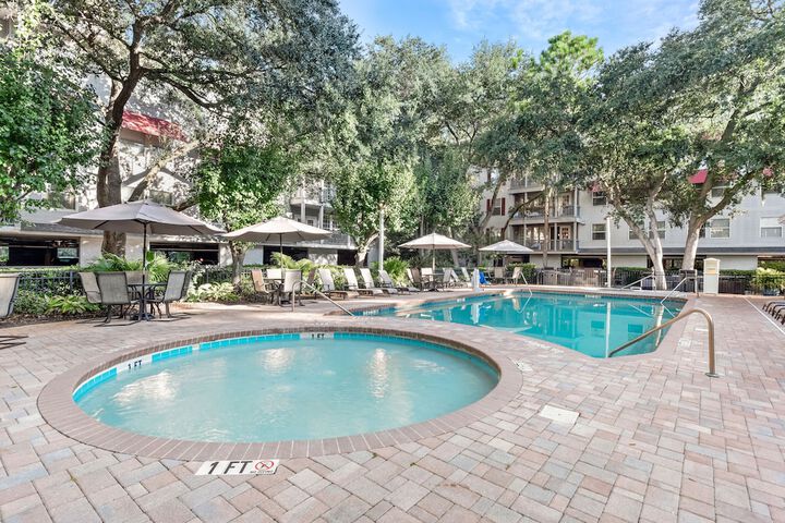 Hotel with Pool