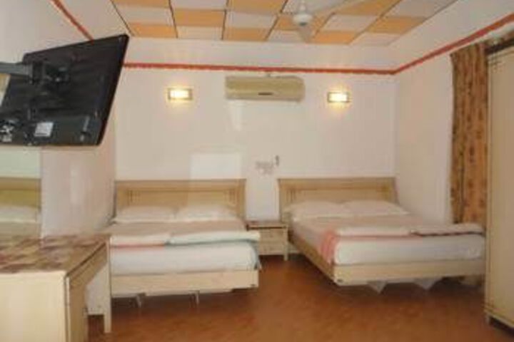 Room 7 of 29