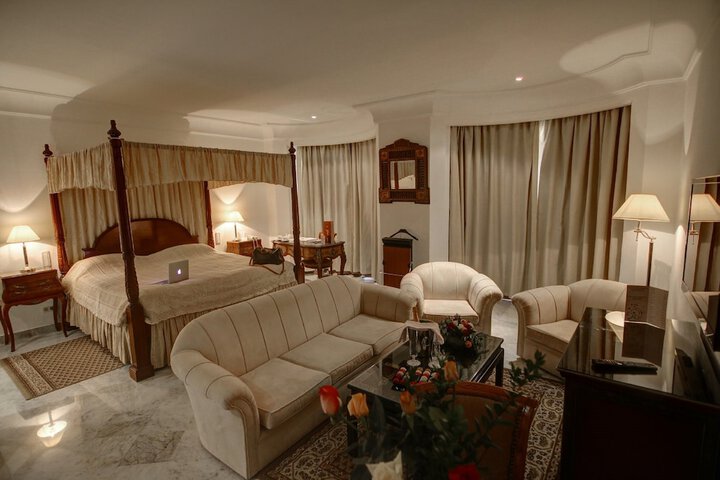 Room 8 of 49