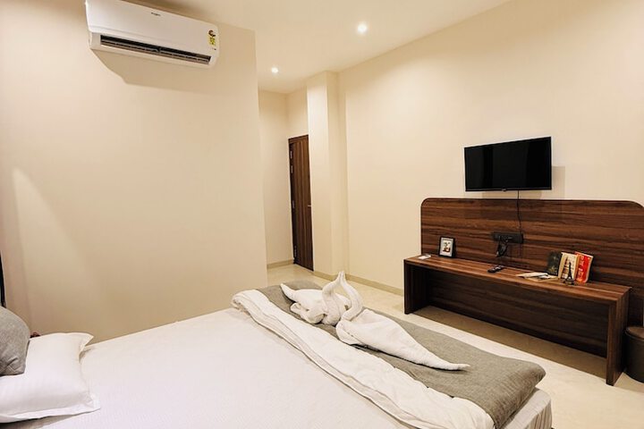 Room 8 of 84
