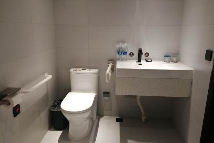 Room 41 of 62