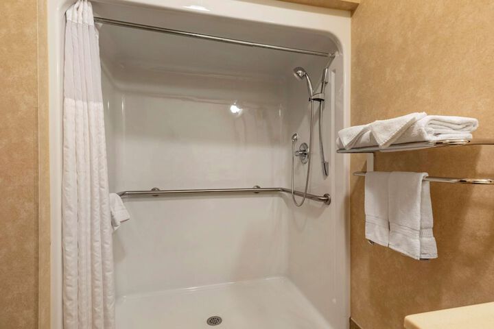 Room 22 of 34