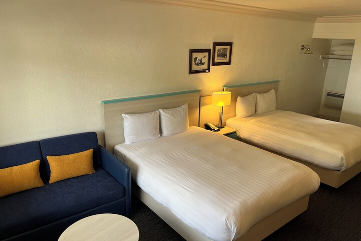 Room 28 of 67