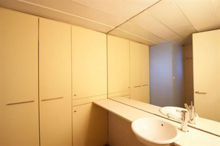 Room 3 of 18