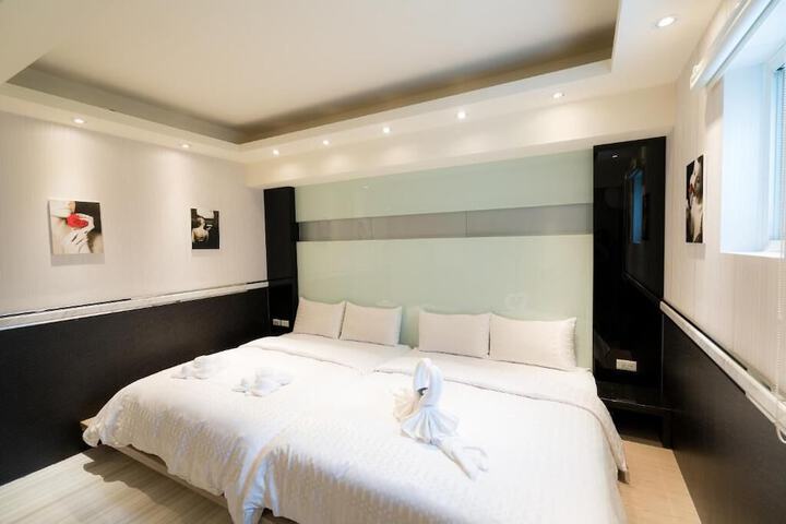 Room 28 of 61