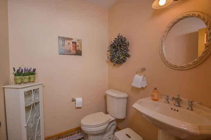 Room 9 of 26