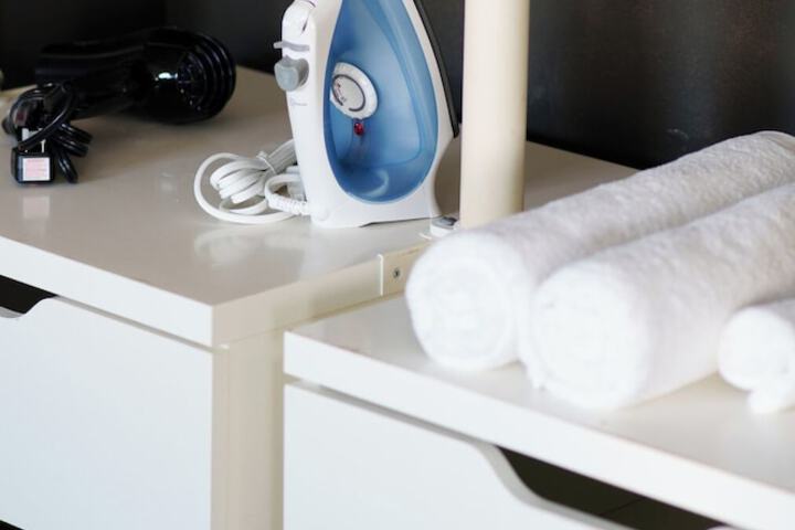Iron/ironing board