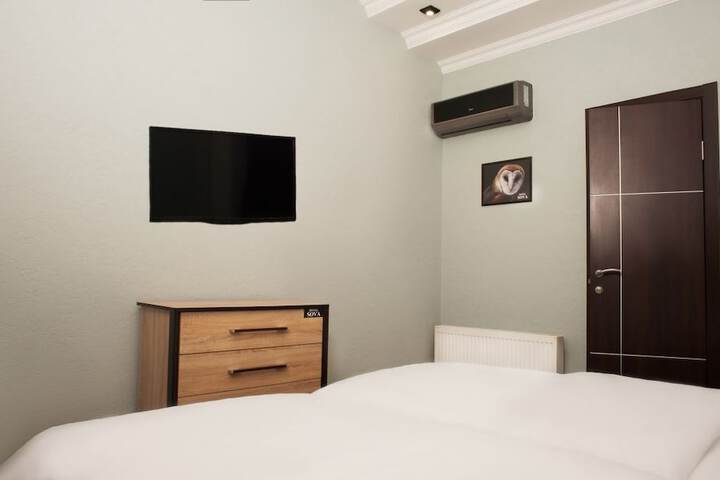 Room 9 of 17