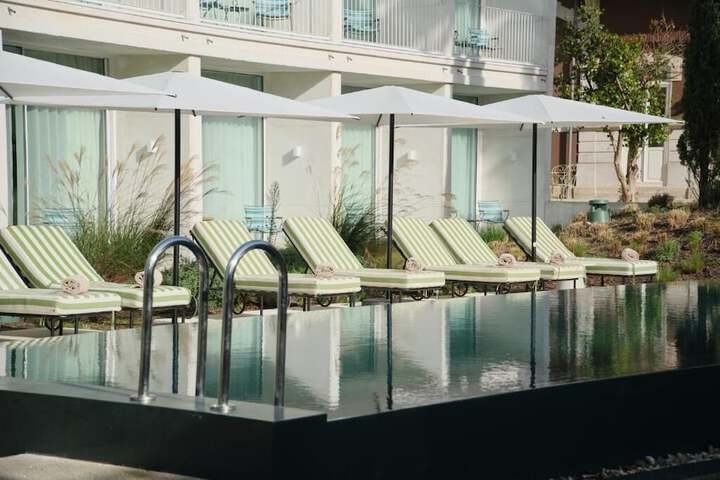 Pool 51 of 80