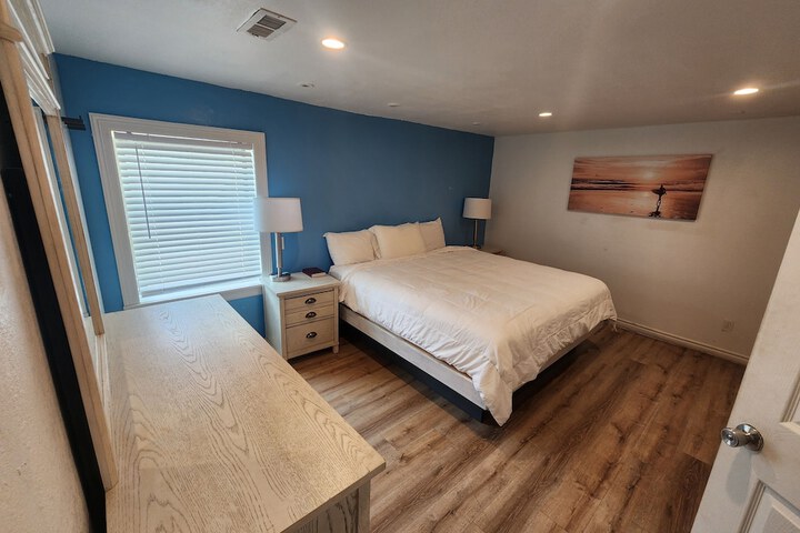 Room 11 of 148