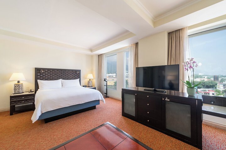 Room 25 of 165
